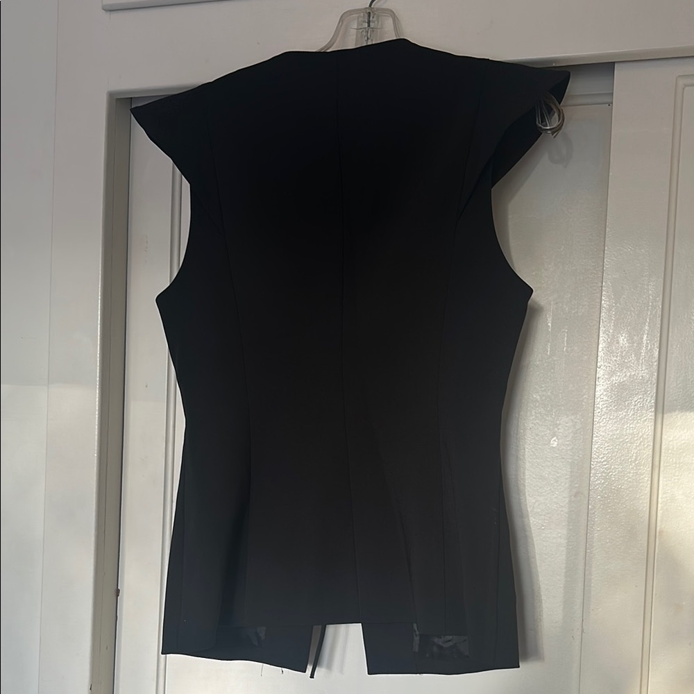 NWT BCBGMaxAzria structured sleek Black Vest Medium. High shoulders, Overlay - Picture 6 of 9